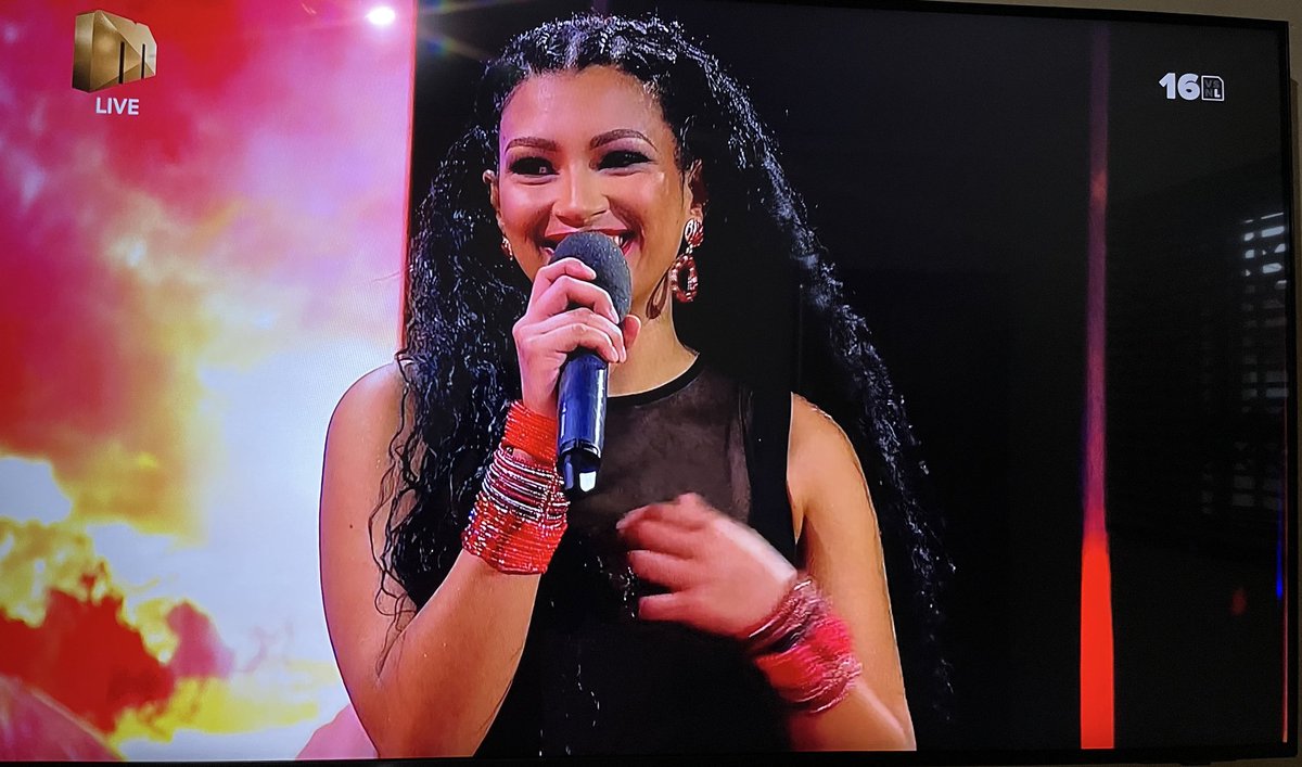 ShwinstarDj's tweet photo. I like the way she walks #BBMzansi https://t.co/y1MuUEzy4n