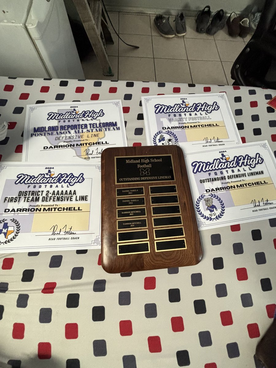 #AGTG blessed to receive defensive lineman of the year 2x. My future is bright with God by my side.
<a href="/Coach_Fortune/">Thad Fortune</a> <a href="/Coach_EJonas/">Eric Jonas</a> <a href="/CoachCam36/">Brian Cameron, Ed.D.</a> 
<a href="/DBCoachDavis/">Coach Devonta Davis</a> <a href="/CoachKKerns/">Kenzie Kerns</a> <a href="/OPSUFootball/">OPSU Football</a> <a href="/ENMUFootball/">Eastern New Mexico University Football</a> <a href="/CoachKelleyLee/">Kelley Lee</a> <a href="/UTPBFootball/">UTPB Football</a> <a href="/CoachK__Mac/">Kris McCullough</a> <a href="/CoachSantolla/">Zack Santolla</a> @SWRaidersF <a href="/CoachKProvi/">Kyle Providence</a>
