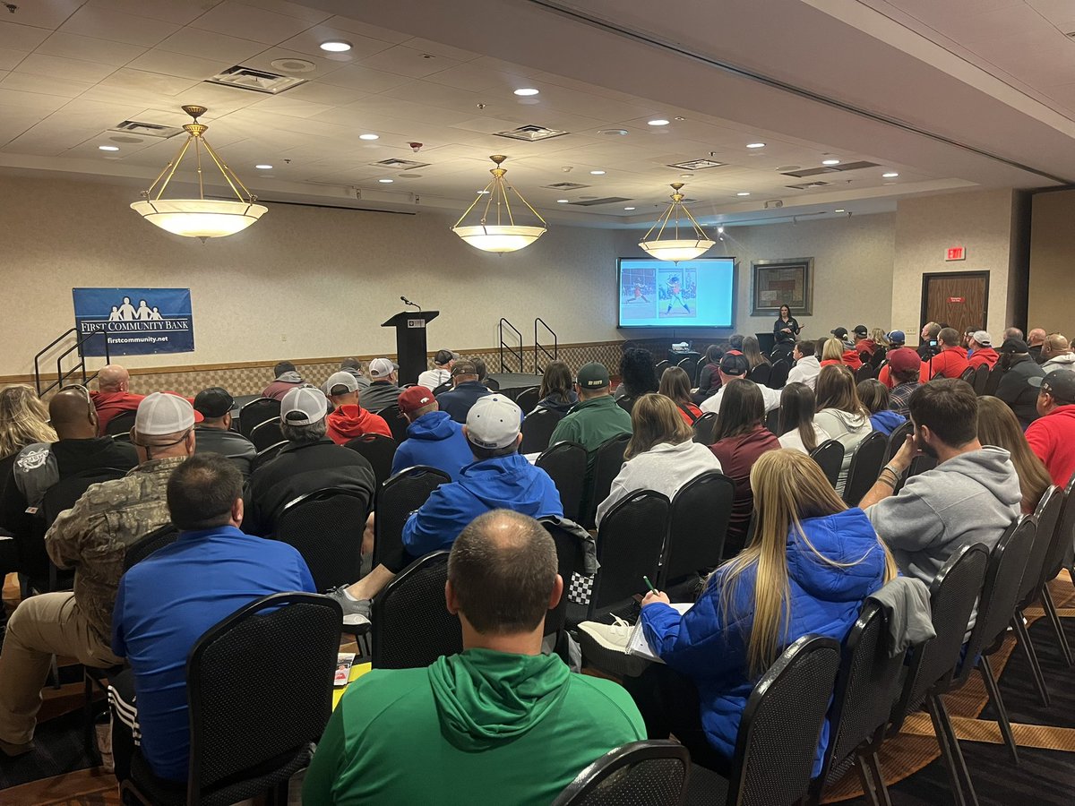 ArHSFCA's tweet photo. 🚨 We are off and running! Our 2025 Coaches Clinic is underway. First speaker of the day is former Razorback Braxton Easley!

#ARSB2025 https://t.co/XOXUexPUIy
