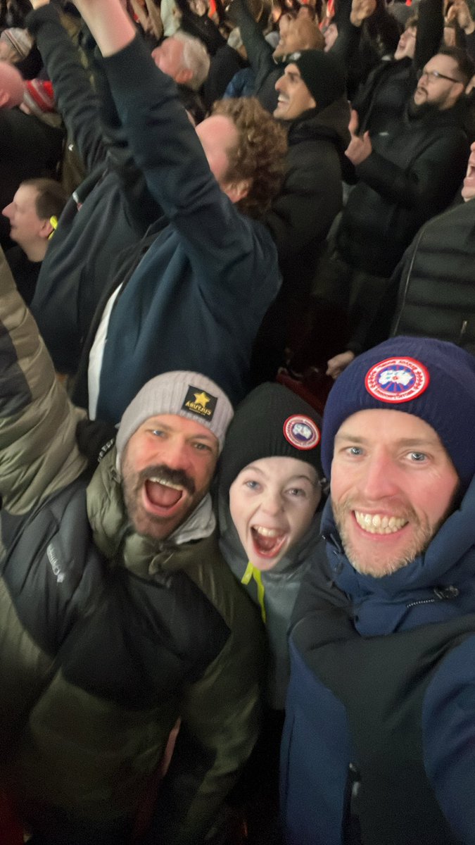 Halkyard21's tweet photo. You fucking beauty! Arsenal (a) 🔴⚪️⚫️💪🏻🏆 https://t.co/BrnsczReas