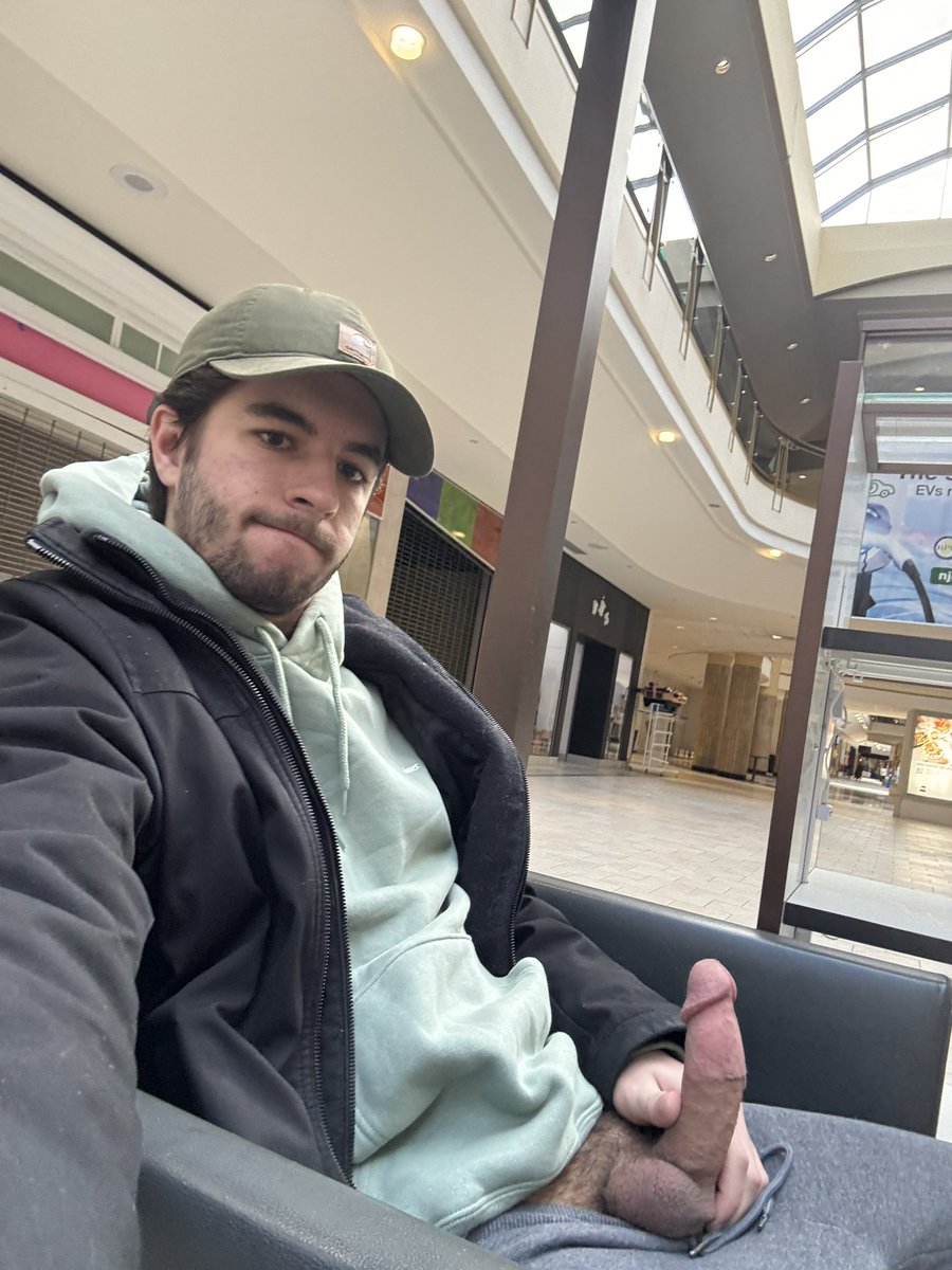 lloydgreyof's tweet photo. Whipping it out in public >>> 😈 https://t.co/JwMLKCG9ms