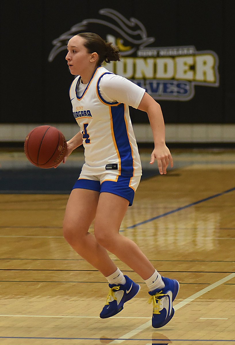 WBKB FINAL: D2 No. 14 SUNY Niagara 92, SUNY Orange 41

Krystal Smith 21 pts, 15 rebs, 6 stls
Rachel Kamrowski 19 pts
Anaya Smith 12 pts, 10 rebs, 2 blks

16-2 Overall
Noon Sat. at Frederick CC

<a href="/NCThunderwolves/">SUNY Niagara Thunderwolves</a> 
<a href="/SUNYNiagara/">SUNY Niagara</a> 
<a href="/NJCAAReg3/">NJCAA REGION 3</a> 
<a href="/GNN_Sports_/">Greater Niagara Sports</a>