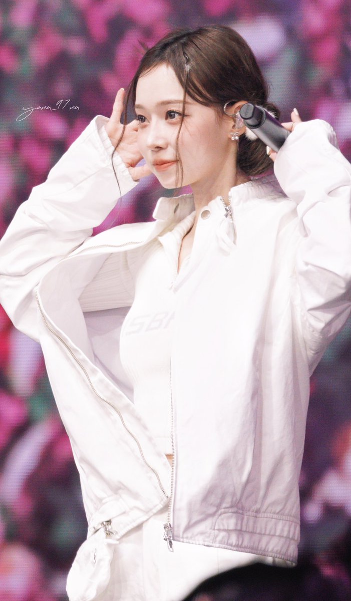 yana_97na's tweet photo. 250112
smtown 

#WINTER #윈터 
#aespa #æspa #에스파 https://t.co/XE2l813ahU