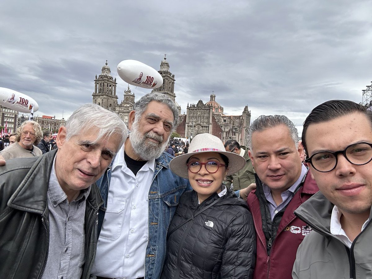 SNietoCastillo's tweet image. Fue un honor acompañar a la Presidenta @Claudiashein al evento Cien Días del Segundo Piso de la Cuarta Transformación, un hecho histórico donde se destacaron los logros alcanzados por el @GobiernoMX durante el inicio de su administración. ¡Felicidades!
#100DiasDeGobierno
