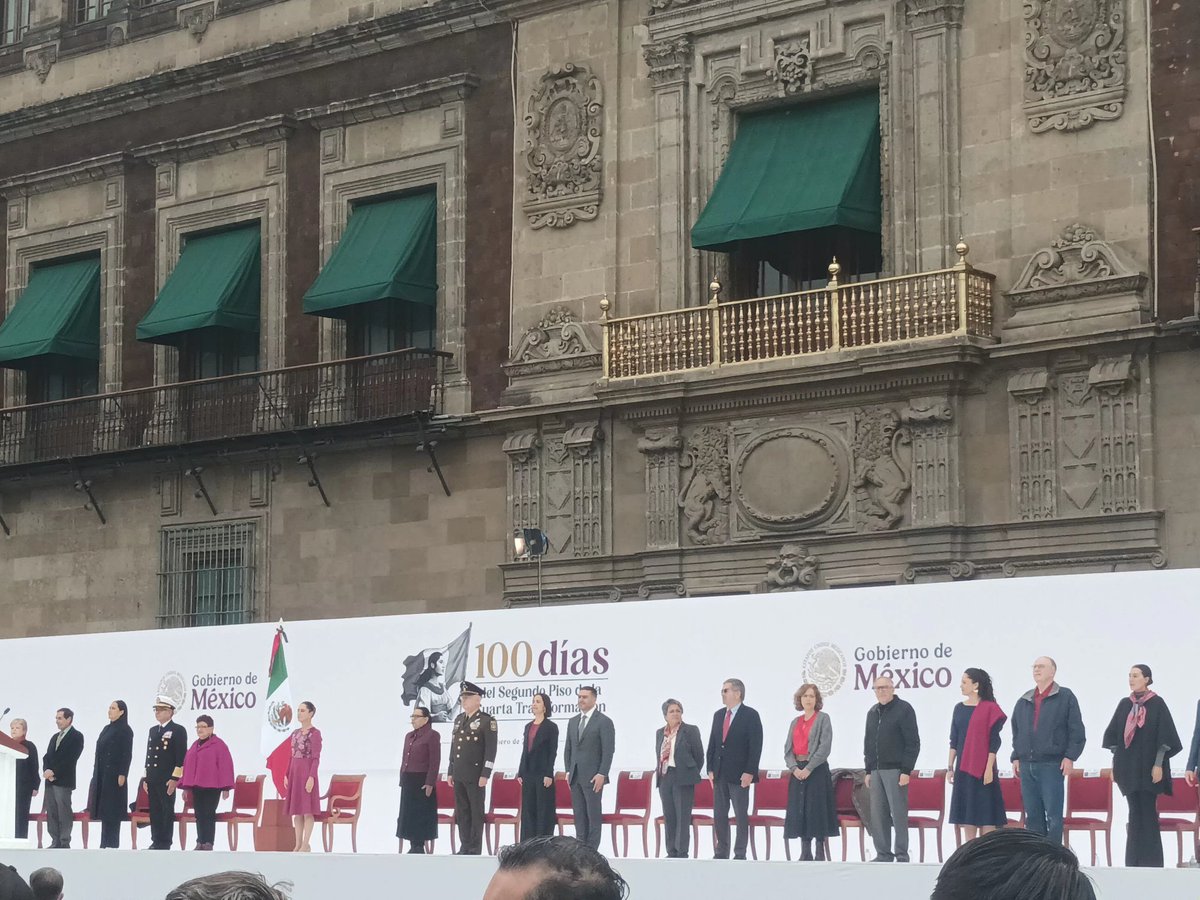 SNietoCastillo's tweet image. Fue un honor acompañar a la Presidenta @Claudiashein al evento Cien Días del Segundo Piso de la Cuarta Transformación, un hecho histórico donde se destacaron los logros alcanzados por el @GobiernoMX durante el inicio de su administración. ¡Felicidades!
#100DiasDeGobierno