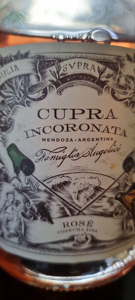 Batalogy's tweet image. 1990. Tintos lavados = rose
2024. Rose lavando guita