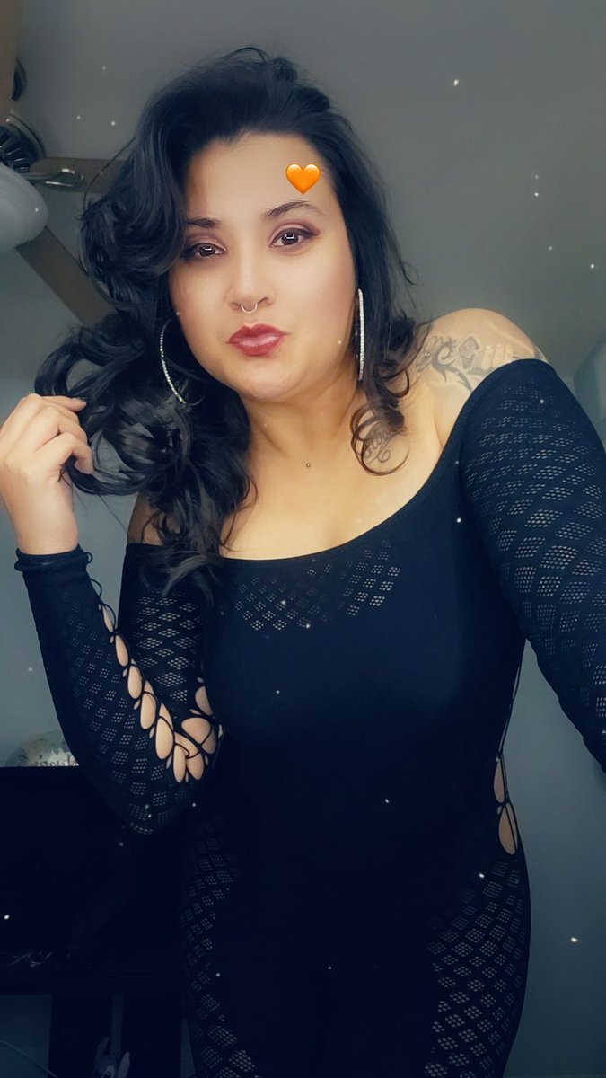 itscyn_bitch's tweet photo. 3 TIMES FOR THE BIRTHDAY BITCH! 🥂 @FashionNova
#dirty33 #capgang #cheerstoanotheryr https://t.co/Gu7XyiswJw