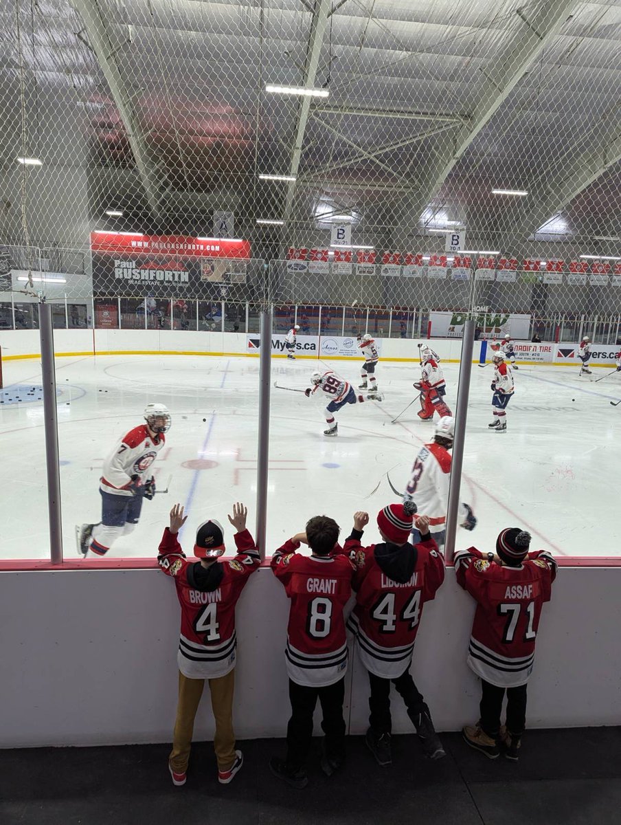 OttawaJrSens's tweet image. The U12 Sting brought the energy and the noise to the game last night! Thank you so much for cheering on the #JrSens in the 4-2 win over Carleton Place!!

We love having local teams come out to games, tour our facilities and meet some of our players. 

#CCHL #OJS #SENSational