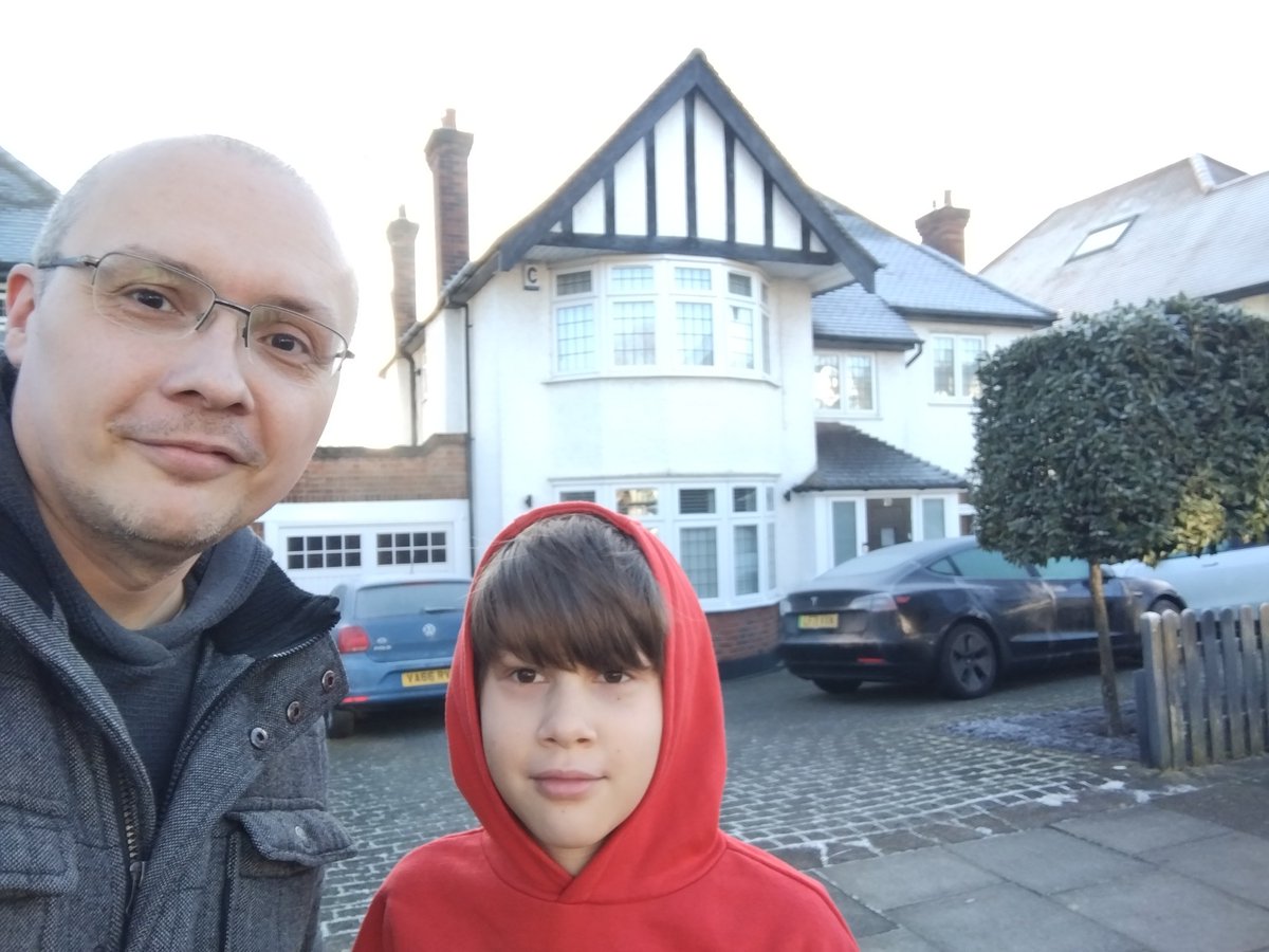 Weezleuk's tweet image. Me and the boy are massive #fridaynightdinner and finally made it to the house. Hello Goodman&apos;s. #familyfuntime #shalom