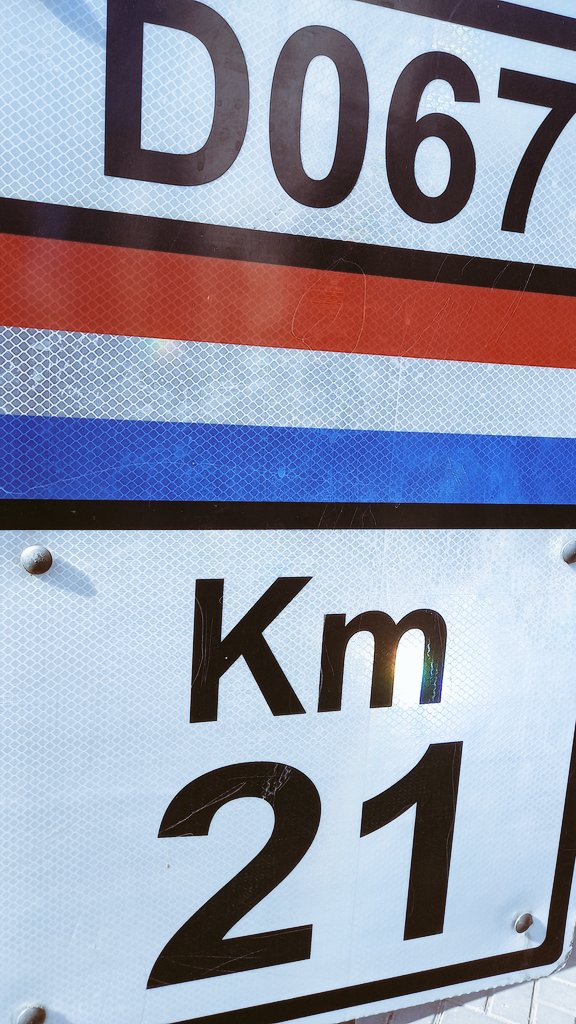 Vallange4's tweet image. #señales que faltan más en #central 
Como motociclista responsable.
Falta más  el logo exagonal rojo
#RPy #RD067 #RD027 #PY02 #PY01 todos los días 19km de _ #luque centro a #ñemby centro&amp;lt; ida, muy poca señalizacion, de #prevención #MB1946 #LL #MOPC VAMOS !!!