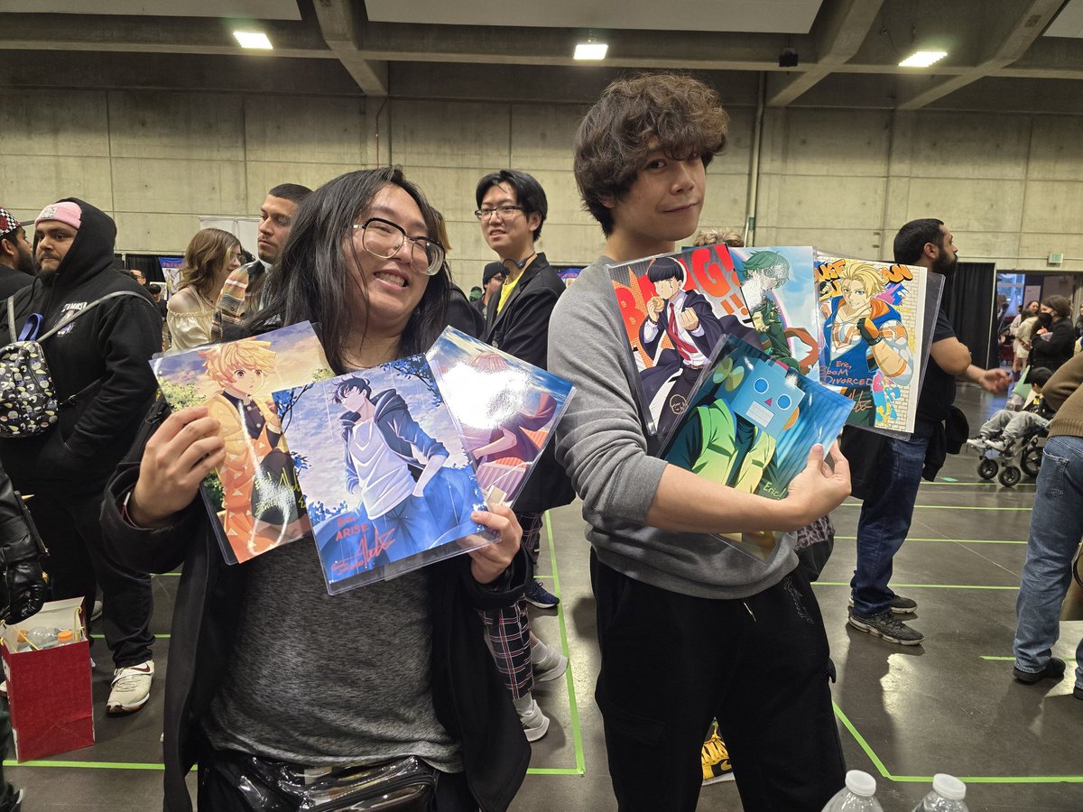 citrusanime's tweet photo. @AleksLeVO thanks for coming to @SacAnime last week! Last time you came was in 2022 winter! You grown so much since then! I'm honored you remember me after it being so long! Hope to see you again! thank you @Armenci_DA @AdWinnetou @Villyane1212  drawing the art for him to sign! https://t.co/LwRCbJ5MMv