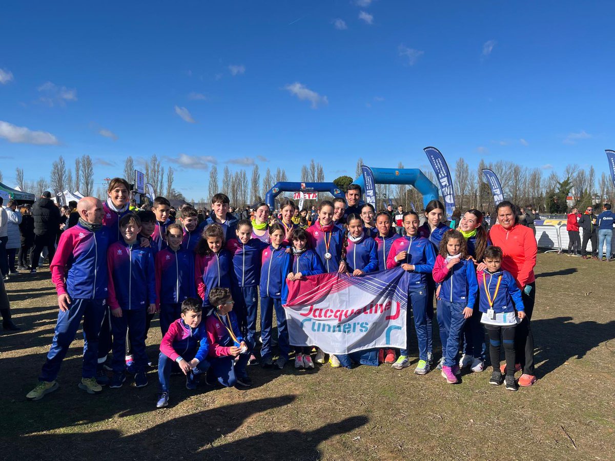 JackieRunners's tweet photo. Cto Autonómico Campo a Través CyL 

Buenos resultados esta mañana en Valladolid

Destacando ⬇️
🥉 de Andrea Gonzalez sub16
🥈 de María de Blas sub14
Y subcampeonas 🥈 por equipos sub14.
👏👏👏👏👏

El mejor resultado ver este gran grupo !!!😍😍

Seguimos !!💪💪 https://t.co/u2Zo7gq0nu