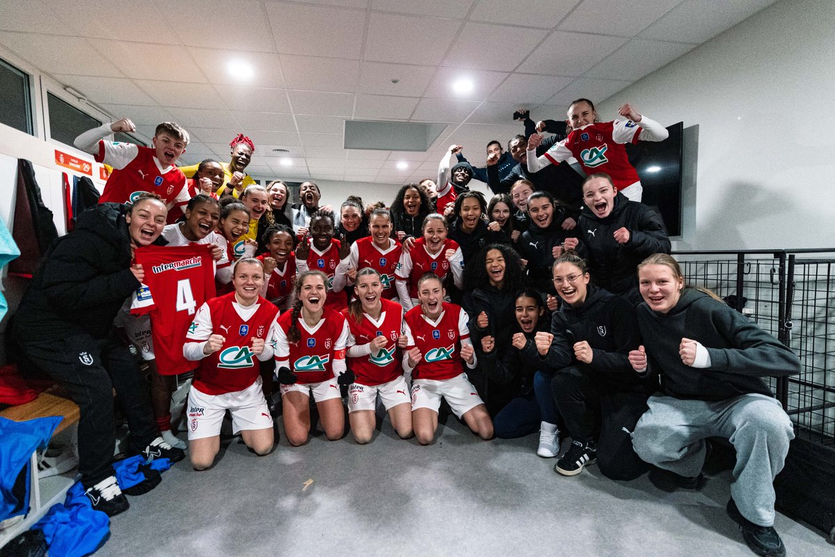StadeDeReims's tweet photo. 𝘾𝙚𝙩𝙩𝙚 𝙩𝙚𝙖𝙢 ❤️🤍
#PionnièresEtAmbitieuses #SDROL https://t.co/F2aEWHWmU3
