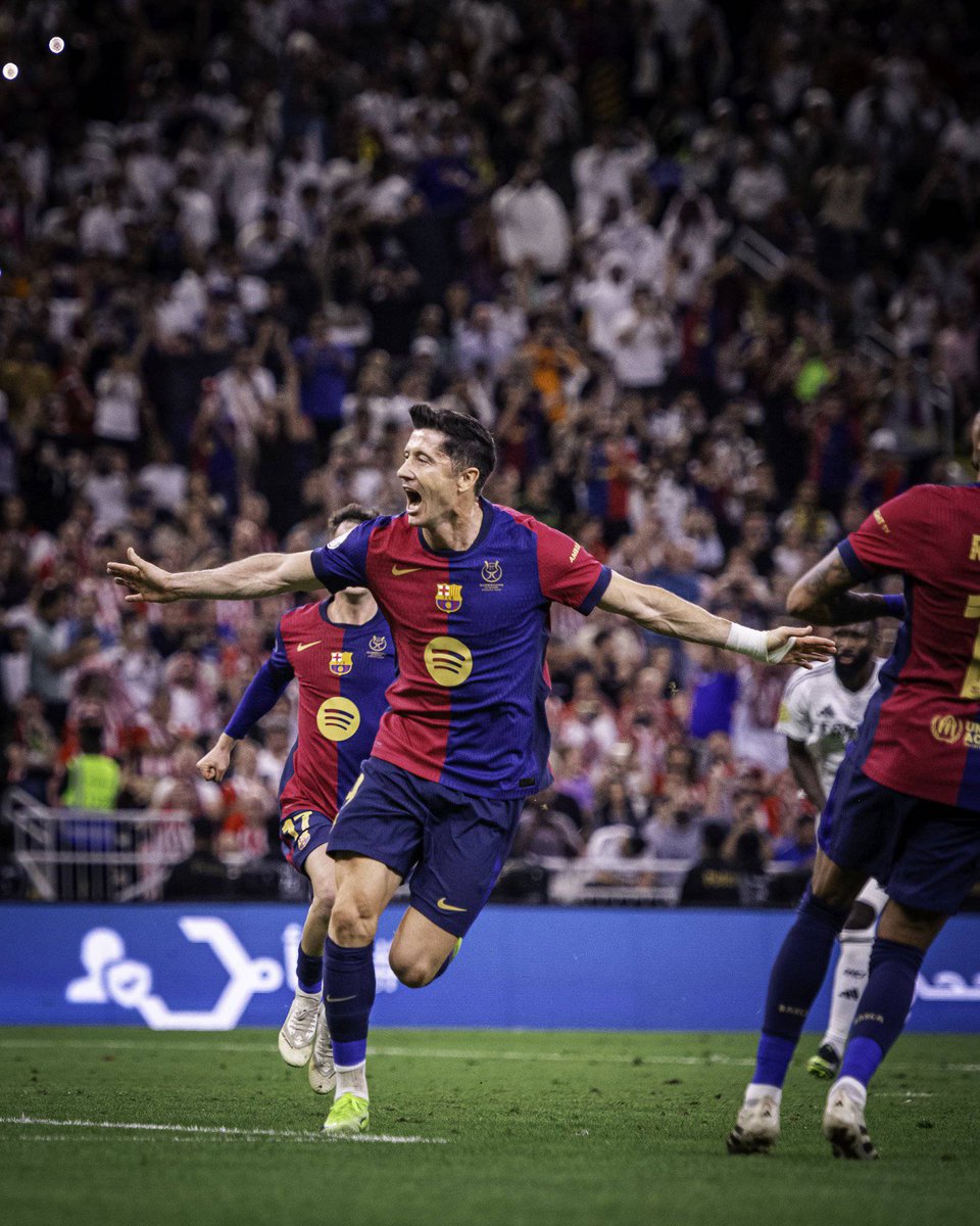 Half-time: Barcelona 𝟒-𝟏 Real Madrid

WHAT A COMEBACK AFTER BEING ONE GOAL DOWN EARLY. Thoughts? #fcblive 🔵🔴