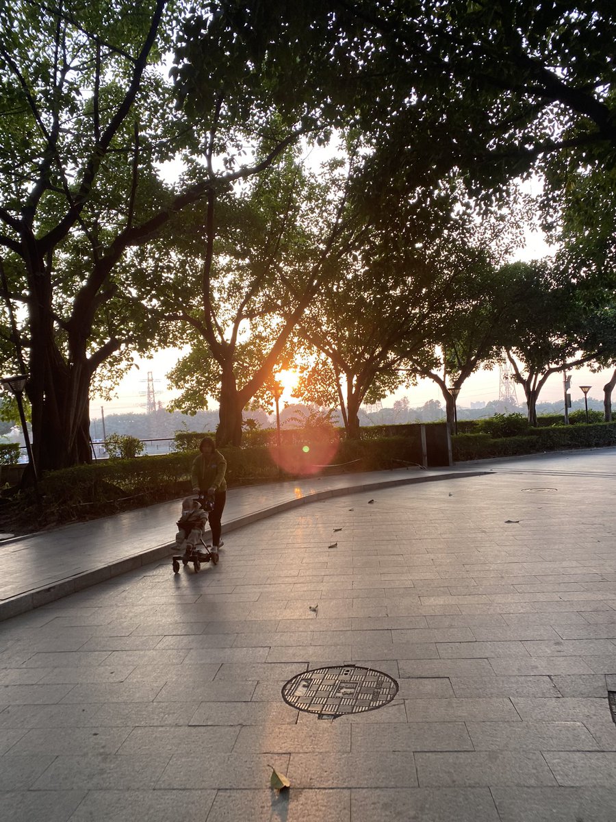 fafarichang's tweet photo. @RLWJ_kuking 傍晚🌆 https://t.co/kpZWYKLSuk