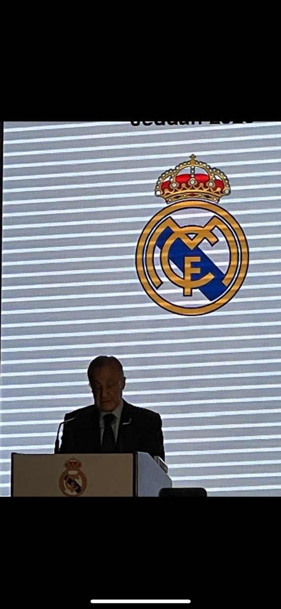 اقسم بالله كل شي يصير في مدريد هذا هو المسؤول عنه هو نفسه الي مخلي انشيلوتي الى الان نفسه الي واضح ان الفريق يحتاج قلب ولا فكر يدفع يحتاج ظهير يمين ولا فكر يدفع يحتاج ظهير يسار ورافض وبيجدد مع ميندي بعد 

بس يلا ماعليه بكره يجيب موهبة عمرها ١٦ ويصير الشامخ