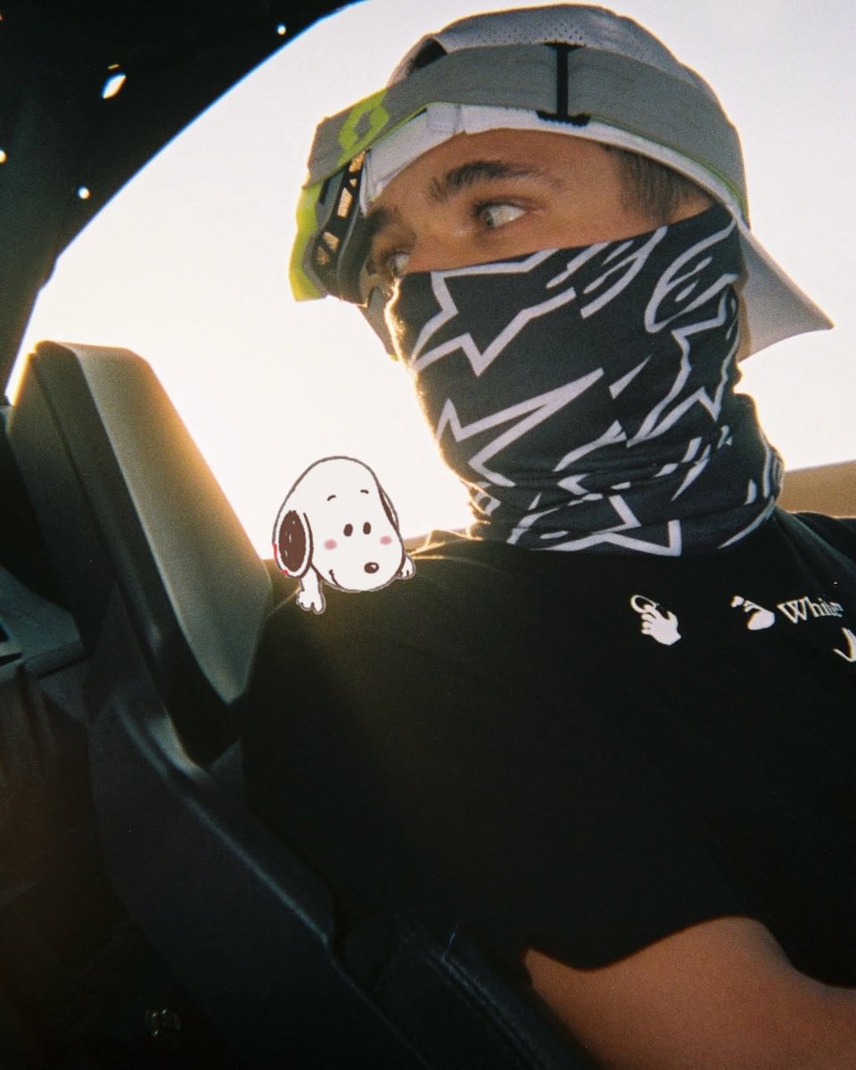 ln4snoops's tweet photo. hello dubai 🏜️ https://t.co/10chkb3hPF