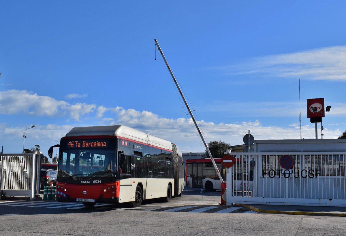Avui han sortit els últims autobusos d’una de les cotxeres clàssiques de <a href="/TMB_Barcelona/">TMB</a>
Després de més de 60 anys d’història, abans era de l'empresa URBAS, avui acomiadem la cotxera de Ponent. Fa pena veure sortir els últims Versus o Citaros...vorem quin futur li queda a l’espai.
