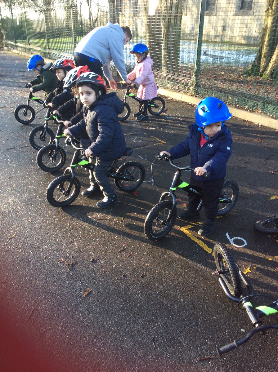 St George's Primary School Hyde tweet media