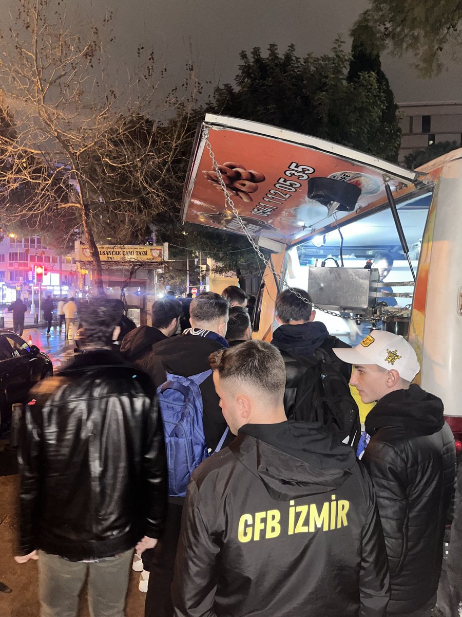 Sefa Ağabeyimizin vefatının sene-i devriyesinde ağabeyimizin adına mevlüt okuttuk. Davetimize katılan ve yanımızda olan il, ilçe, üniversite, lise temsilciliklerimize <a href="/1907unifeb/">1907 ÜNİFEB</a>, <a href="/ultrAslan35/">ultrAslan İZMİR</a> ve tüm dostlarımızdan Allah razı olsun.