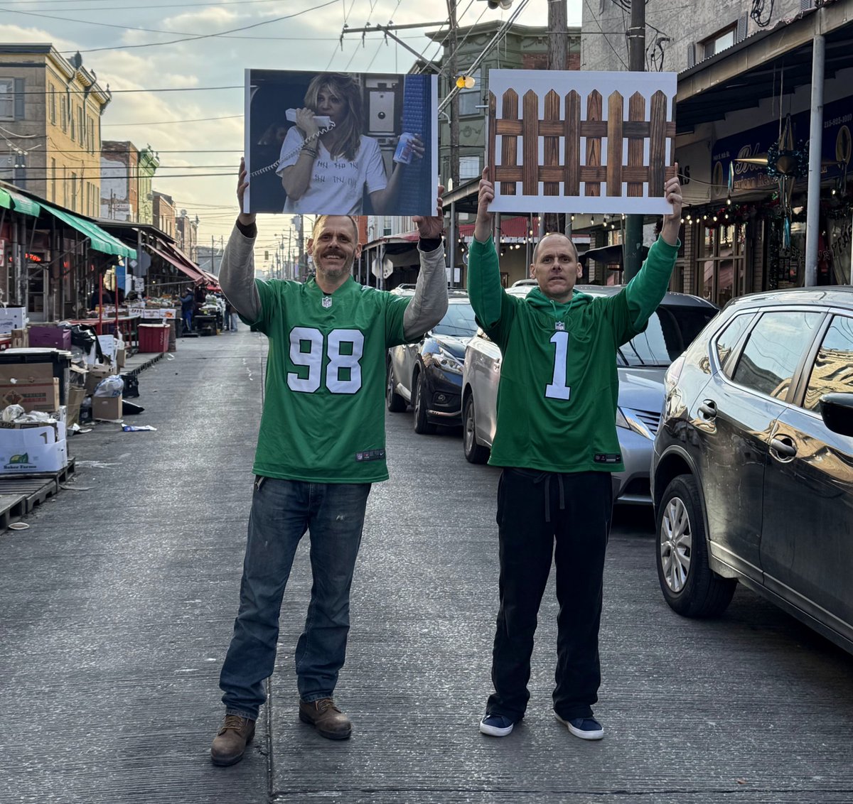 TheMattHott's tweet photo. When your Defense is the best in the league, you bring the best sign to support them. GO BIRDS!!!! #FROMONEBIRDTOANOTHER. @RMcElhenney @KaitlinOlson @Eagles @RossTuckerNFL @alwayssunny https://t.co/HouCZcEqwL