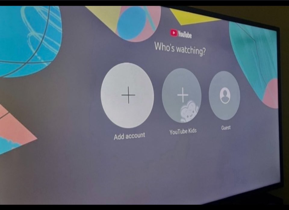 MiamiTechNews's tweet image. Anyone know why every video &amp;amp; streaming app on AppleTV picks up from the pause point out of sleep mode except for @YouTube which always resumes to this annoying splash screen. Used to work before they added the splash screen. Even @TeamYouTube can’t answer after months of asking.