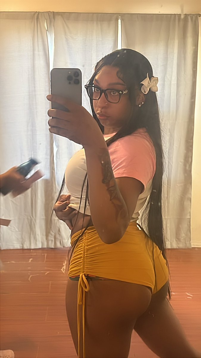 jas_redd's tweet photo. 😘 https://t.co/qoTp6VRMym