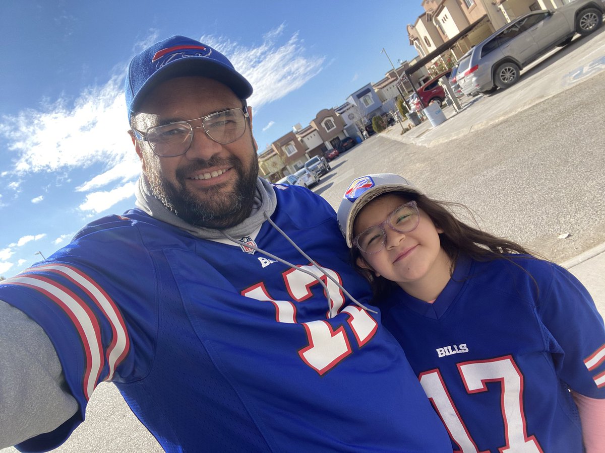 ErickGarMez's tweet photo. #NFLEnTelevisa
#billsmafiamexico
Saludos desde Cd. Juárez https://t.co/p0DevZ852D