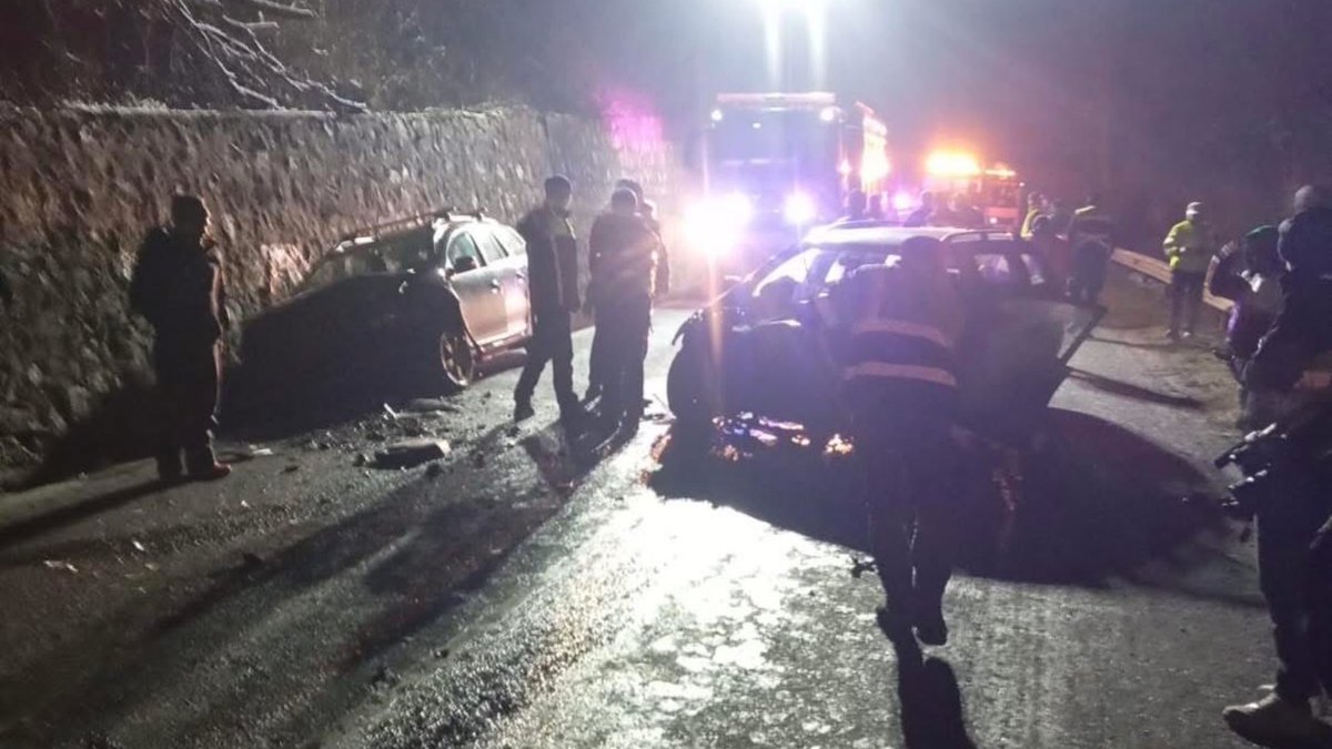 Pagina_de_Timis's tweet photo. 5 răniți, inclusiv doi copii, într-un accident cu 5 mașini implicate pe șoseaua Timișoara-Reșița. Vinovat un șofer de 18 ani. Detalii pe https://t.co/RRXWa7qZ9M #PaginadeTimis
Sursa foto: DRDPTimisoara https://t.co/aCqq6no6xg
