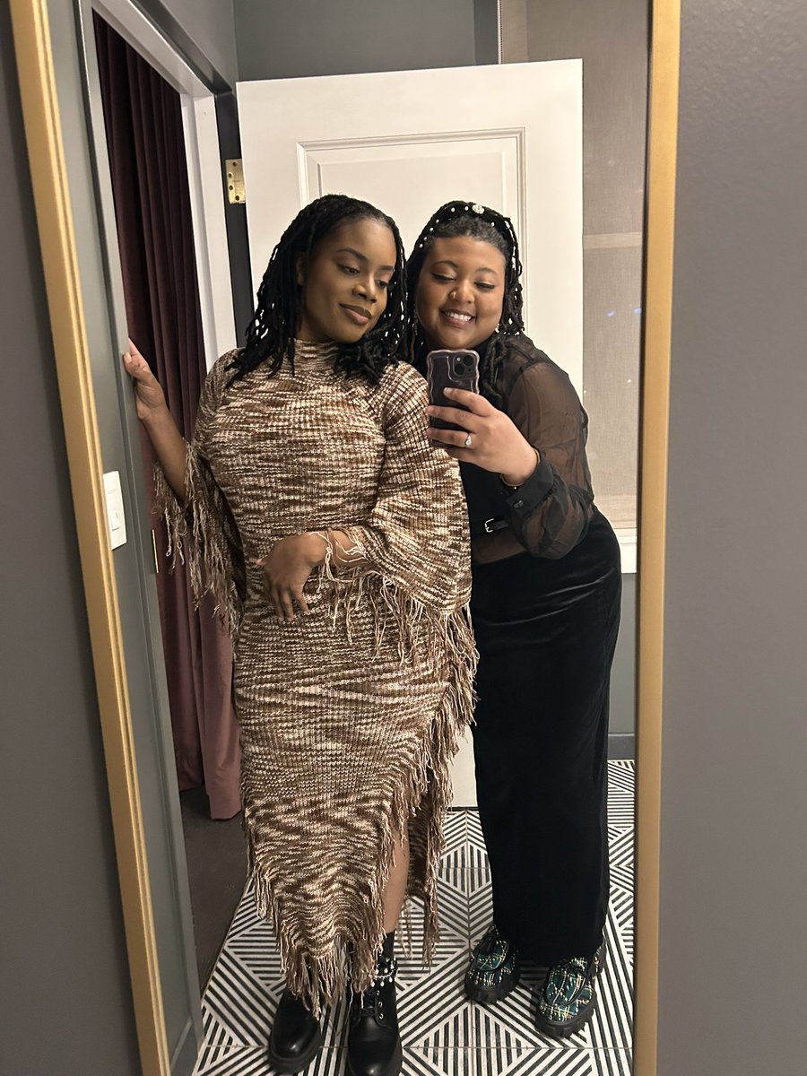 Obsessed with my girls. Fun weekend celebrating <a href="/FOXXtheeGAMER/">FOXXY🔜MOMOCON</a>!!! w/ <a href="/PandaaBabee95/">PandaBabee🧶🐼💜</a> (<a href="/theSoulerRealm/">✨the SOULER REALM</a>)