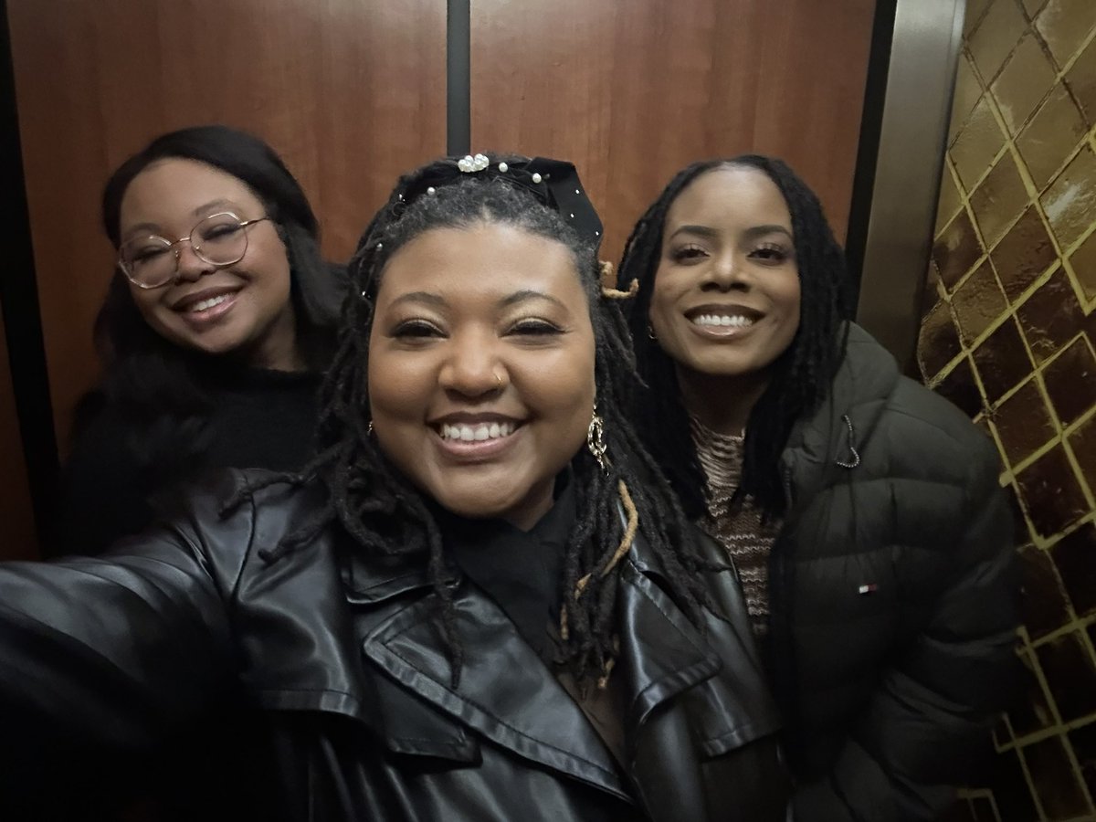 Kattburglar's tweet photo. Obsessed with my girls. Fun weekend celebrating @FOXXtheeGAMER!!! w/ @PandaaBabee95 (@theSoulerRealm) https://t.co/MEL3FAYbM1