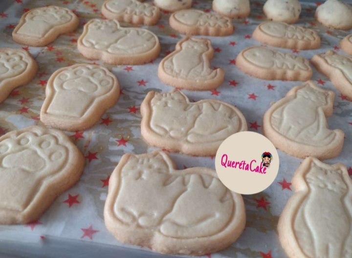 Kar_enQueretaro's tweet image. Para los amantes de los Mishis! Ya hay galletas de mantequilla 🐾👩🏻‍🍳 hay que vender mucho! Hagan sus pedidos yaaaaa! Apoyen el consumo local, no compren con conservadores, con días de vitrina  o refrigeración, aquí todo se entrega recién hecho!