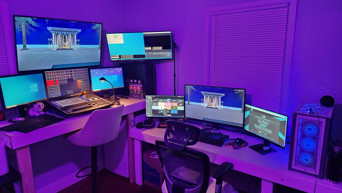 A bit of evolution for how my setup has changed and progressed over the last 6 months. Little bits here and there, a couple parts every month. It all adds up over time and now im adequately setup for any virtual show!