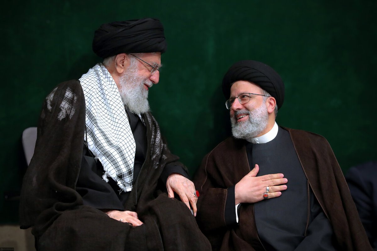 کسی که تربیت شده مکتب #فاتح_خیبر باشه قهرمان مردمش میشه ‌‌‌‌.....
#خورشید_ولایت