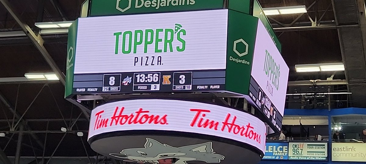 agjd79's tweet photo. Great afternoon game watching @Sudbury_Wolves 
Can't wait to see what they do in the 3rd!! #GoWolvesGo https://t.co/rlZWvSUK9m