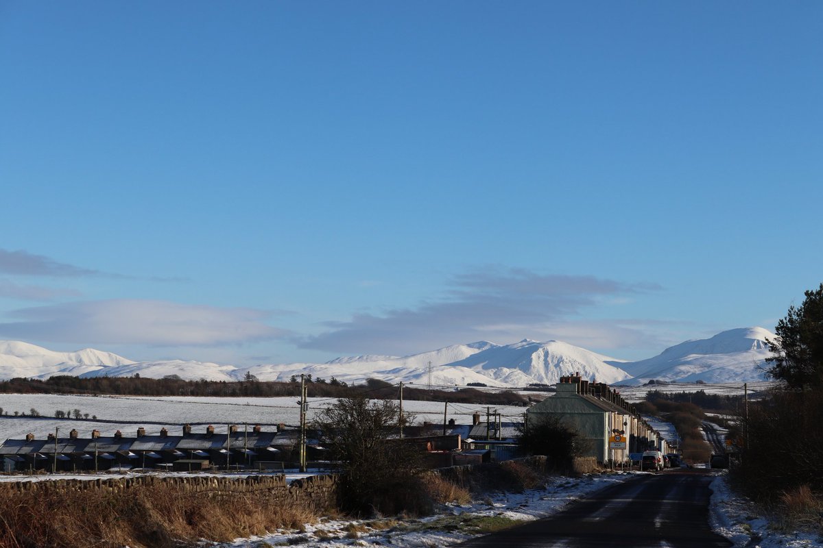 c1bailey's tweet photo. Magical scenery in Cumbria this week snow topped peaks everywhere 
#StormHour
#winter #photography #Cumbria #NaturePhotography #outdoors https://t.co/sdvOSAp4Ea