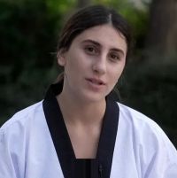 rustamrooshang's tweet photo. مرضیه حمیدی چرا زیاد مورد تهاجم فاشیست‌های پشتون قرار گرفته؟ من دیدم که کسان زیادی تیم کریکت را قومی و تروریستی خواندند اما چرا مرضیه در محراق توجه است؟ وقتی هم‌نشینی با تروریستان درجه‌دار عیب نباشد، انتقاد از آن و بیان حقیقت چه عیب است؟ آفرین به مرضیه. دستش مریزاد. https://t.co/ov2YLIQkKU