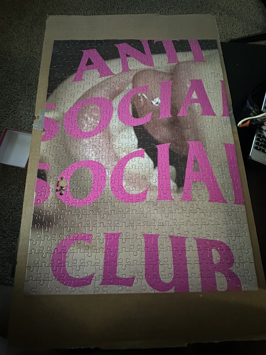 Been working on this puzzle for two weeks just to find out it came from the factory missing a piece 😭