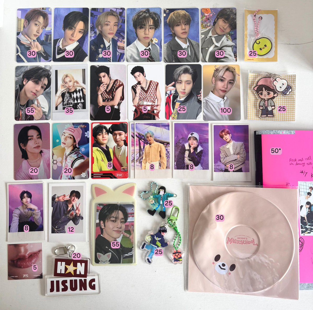 cinnachanrolls's tweet image. vendo / venda stray kids   

📍cards frete fixo 13,00 carta registrada (merchs frete a calcular) 
📍cards em mãos 

🏷️ skz han jisung seungmin lee know bangchan inni jeongin in changbin hyunjin magic school quokka