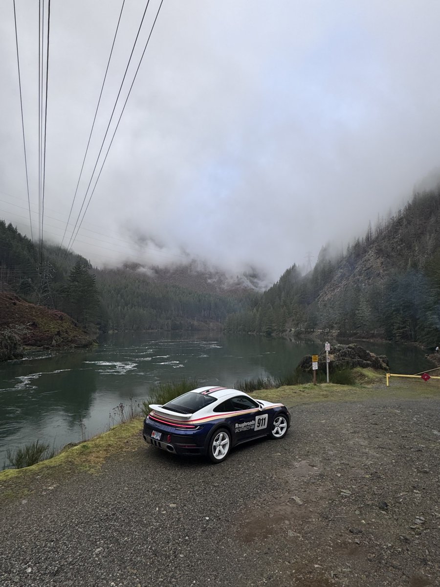 Ste3zymedia's tweet photo. Dakar #Porsche https://t.co/xwie3GeZoS
