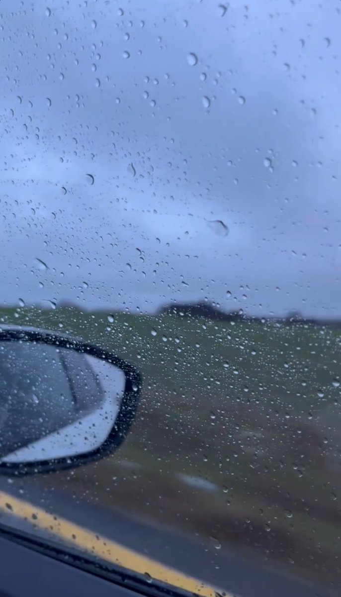 Bulutlardan fazlaca nasibini almış biri 
olarak güne dair başkaca sözüm yok 😌🌧️📷