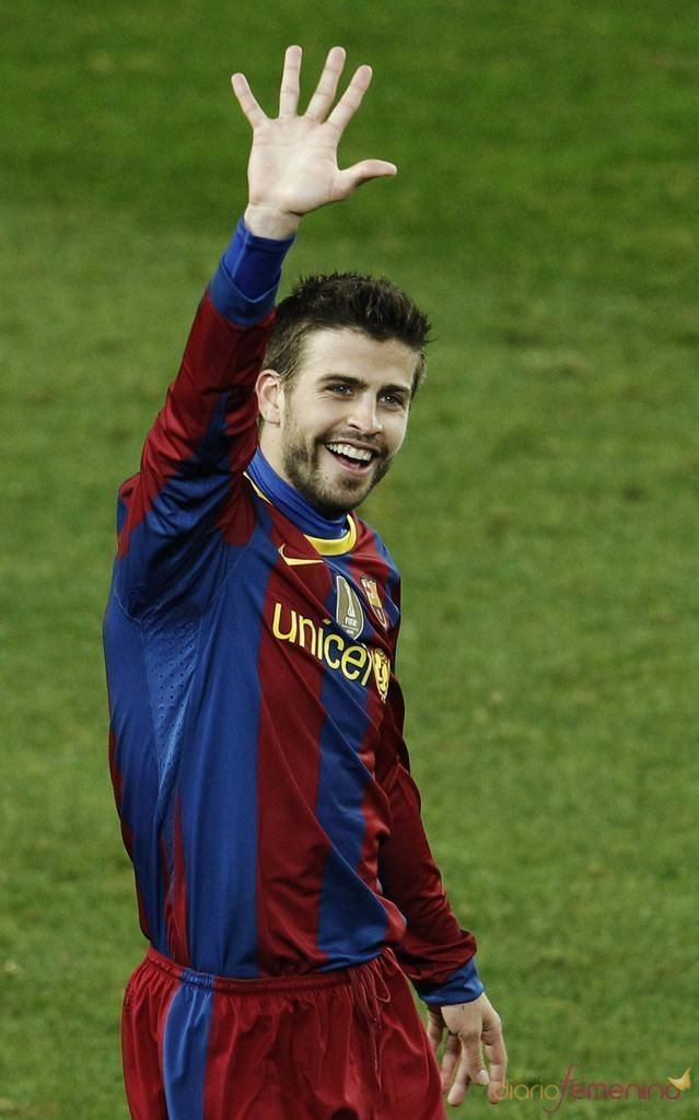 DickToLife's tweet photo. Tell me a joke:
Real Madrid 😃 https://t.co/55N5fZboNH