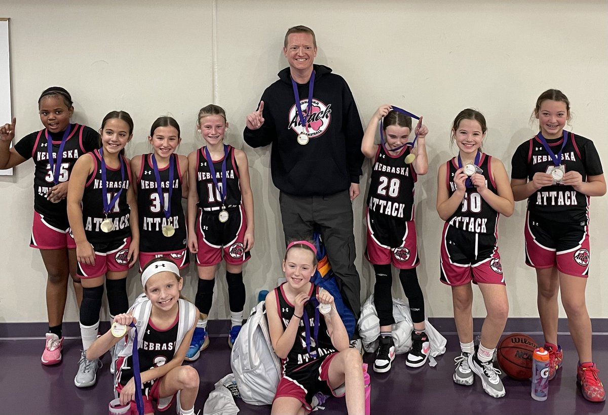 shawna_carson's tweet photo. CONGRATULATIONS to the NE Attack 4th Select Team on a 1st Place finish in the New Year's Frenzy this weekend! 🥇Keep up the hard work ladies!

#HardworkAndHustlePaysOff 
#TeamworkWins https://t.co/7BynUwcnSL