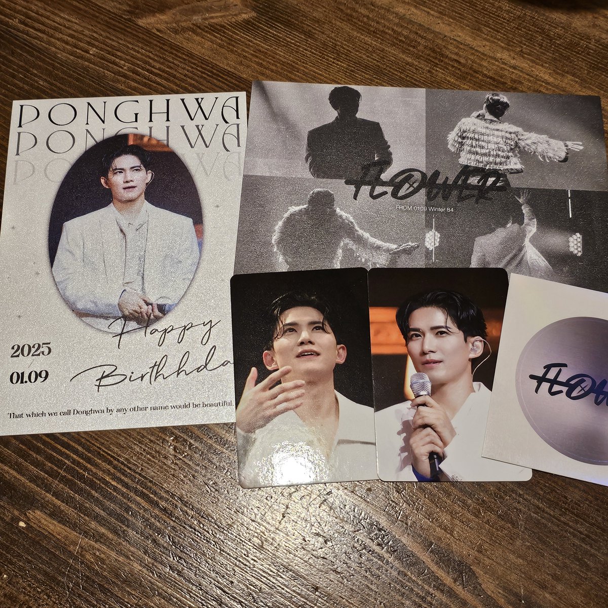 애정이 가득한 공간에서 느껴지는 따수움이란🥹
생일 너무 축하하고, 축하했어요🥳
오래오래 무대 위에서 만나요🌸
#TIME_TO_SAY_DONGHWA
#하나의_동화_생일에_마음을_담아  
#HAPPY_DONGHWA_DAY