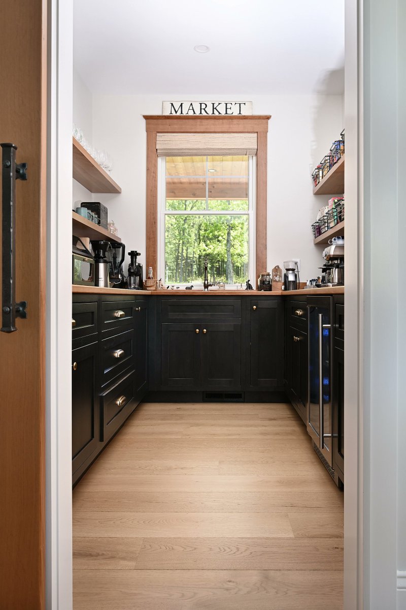ethicalflooring's tweet photo. Experience the timeless beauty of the Legacy Collections by RIVASpain. Featuring RIVA ELITE 8″ in warm Amber, this European wood #flooring with a Character grade finish blends durability, luxury, and sustainability. 

📩 Contact us to transform your space! 
#RIVASpain #Hardwood https://t.co/Lr09SJwDVf