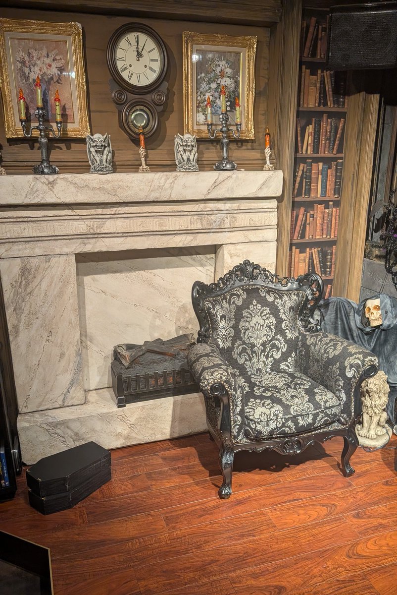 oixio_hiro's tweet image. 東京その②

#秋葉原
#マインドエスケープ
#にゃこ さん  @nyako0117_mind

しっかりしたお話と素敵な声
そしてお歌まで聴けました🐱

時間帯のせいかお客さん居なくて
貸切みたいになってしまい
申し訳なくなっちゃいました💦
貸切と思えばお得でしたね☺