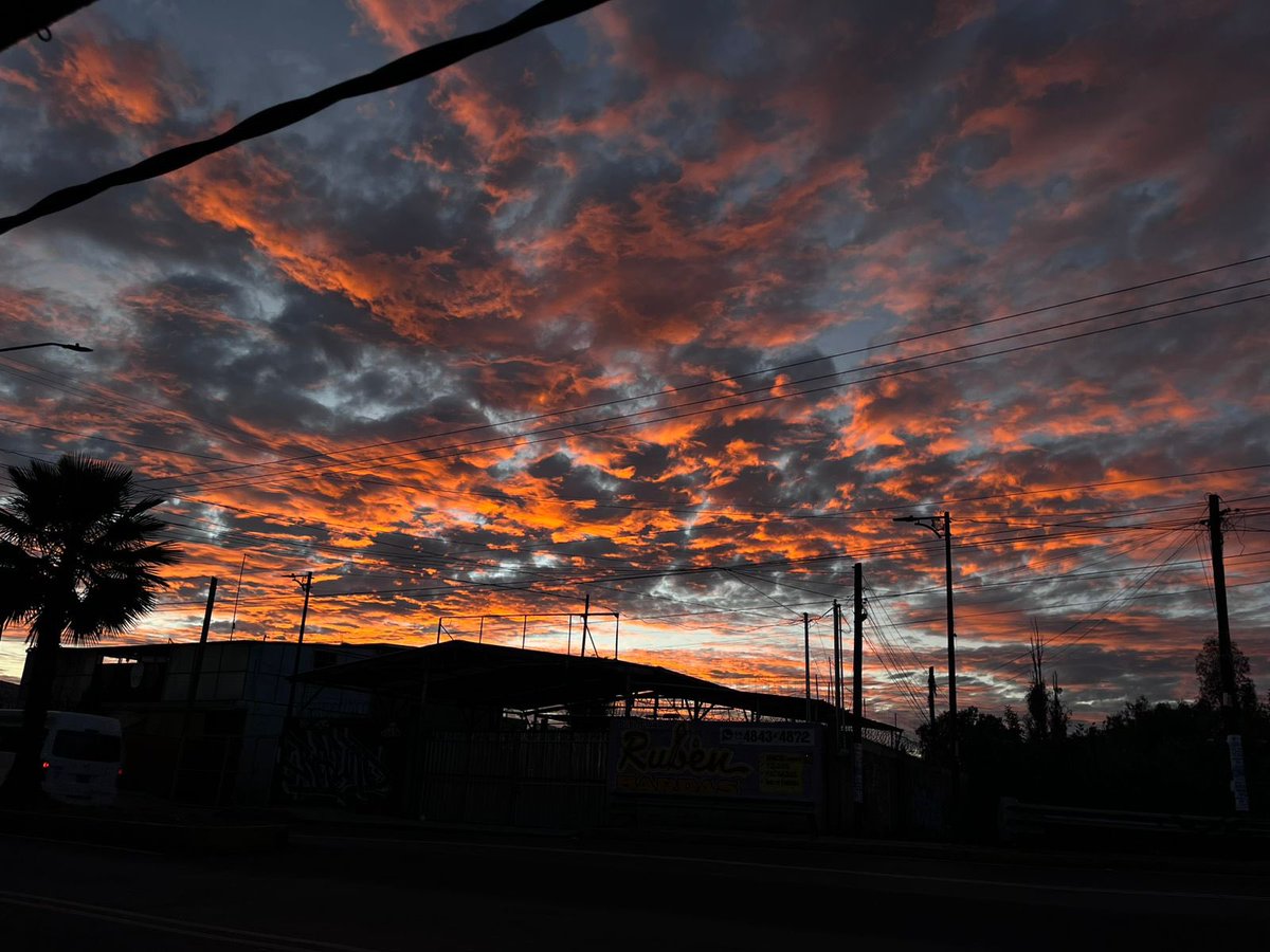 Higaredaa_'s tweet photo. Que bonito el cielito https://t.co/dGHpZmSYkc