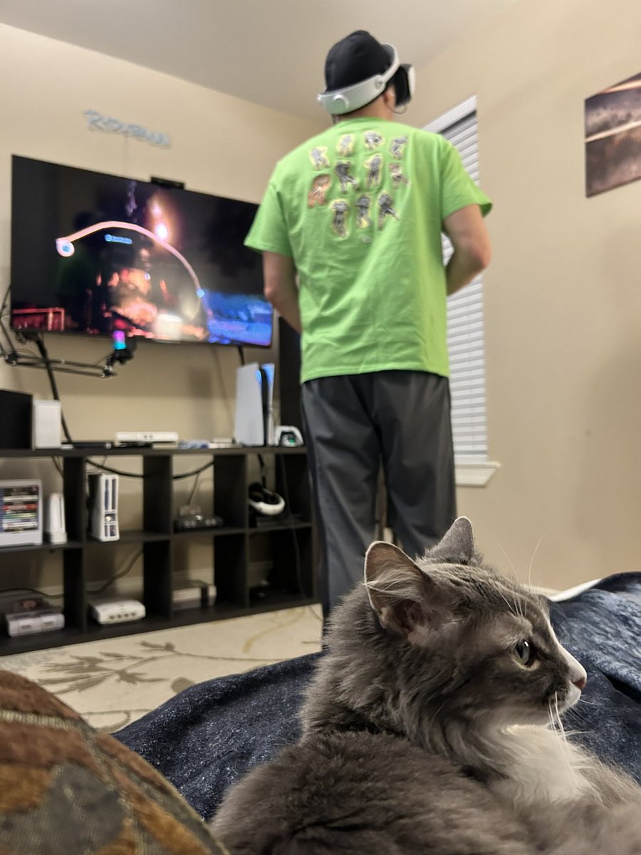 AuthorKRPaul's tweet photo. Live now! She’s just off camera but @strategy_cat is watching 

https://t.co/8nxqueZOPX https://t.co/b6uBfBQa6M