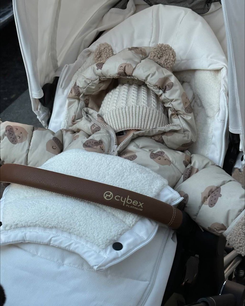 Khai__i's tweet image. 𝖬𝗂 𝖻𝖾𝖻𝖾́ 𝗀𝗋𝖺𝗇𝖽𝖾．