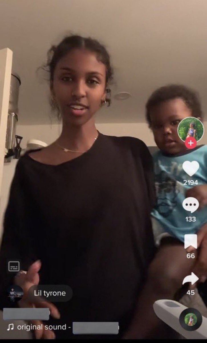 SomaliEugenics's tweet photo. What Somalian females give birth too vs What Somali kings give birth too.

Save yourself, Somali Man #SYSM ⚔️ https://t.co/1Mt26TArlT